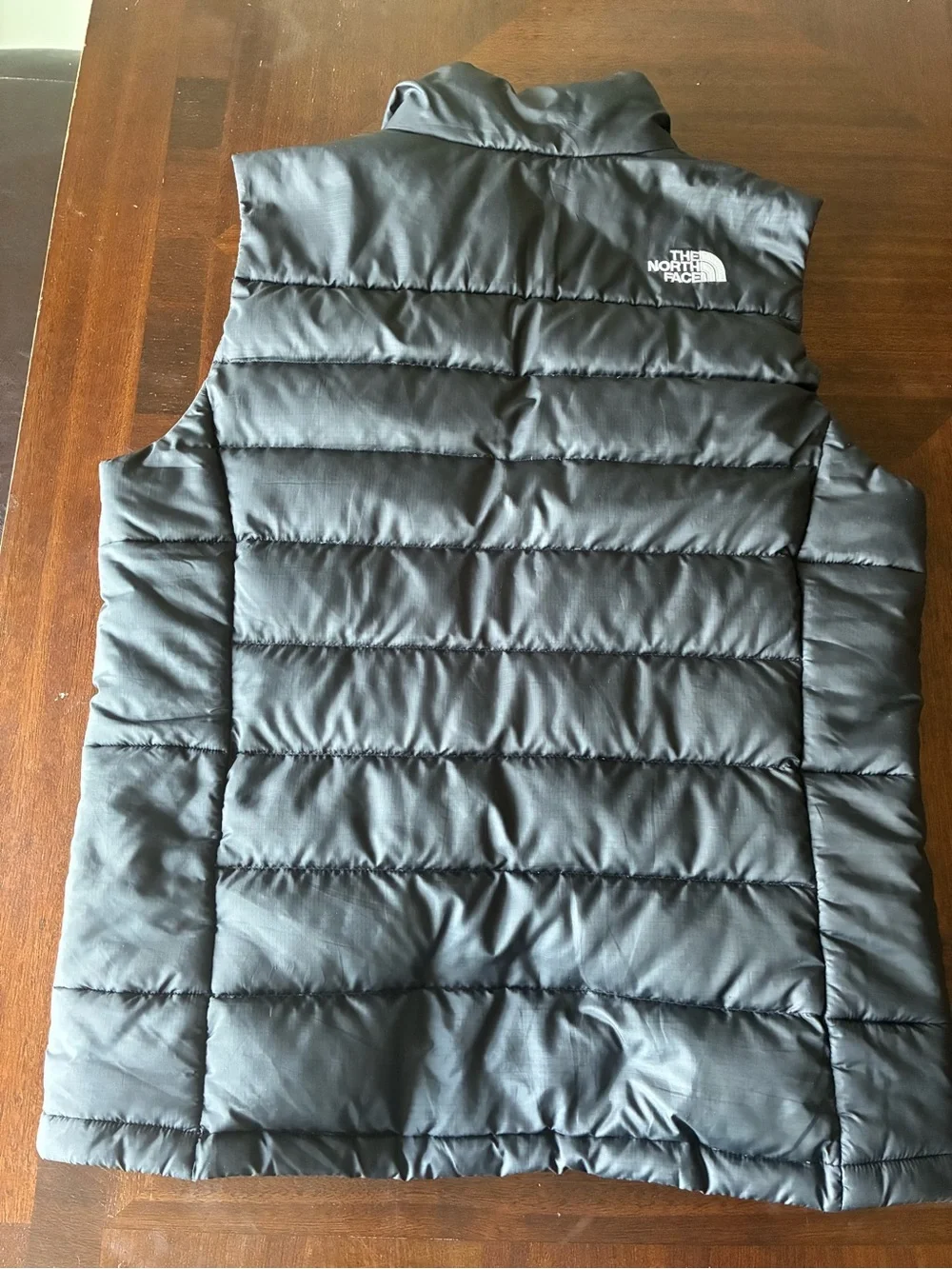 The North Face men’s S Black Puffer Vest 550 Goose Down Ski Vest Quilted